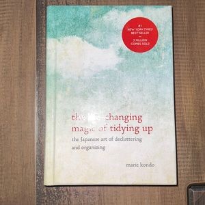 The life changing magic of tidying up book EUC!